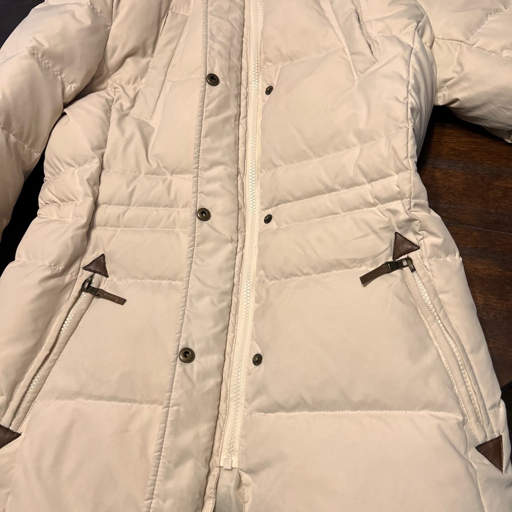Lauren Ralph Lauren Tan/Cresm Puffer Jacket with Faux Fur Trim minor flap defect - Picture 13 of 14